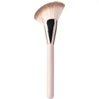 RARE BEAUTY - Warm Wishes Angled Powder Brush - Skrå Pensel Til Pudder - Warm Wishes Angled Powder Brush - For Women