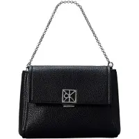 Calvin Klein Skuldertaske 'Emblem Pebble Grain' sort