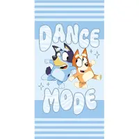 Licens Bluey håndklæde - 70x140 cm - Blødt badehåndklæde med Bluey og Bingo i dance mode - 100% bomuld børnehåndklæde