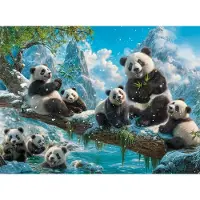 Castorland Pussel 2000 Pandas' Winter Fun