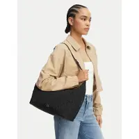 Calvin Klein Skuldertaske 'Emblem Plaque Quilted Shoulder' sort
