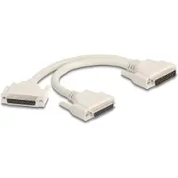 DeLOCK adapter Y-kabel splitter D-Sub HD 44 pin han til 2 x D-Sub HD 44 pin hun med skruer 30 cm