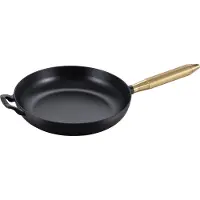 Staub Buster & Punch stegepande støbejern sort Ø28 cm Messinghåndtag