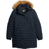 Superdry Superdrytil kvinder. W5011564A Fuji mellemlang navy quiltet hætte mellemlang navy frakke (XS), Casual, Bæredygtig, Genanvendt nylon, Blå