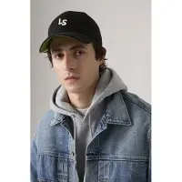 Levi's Hætte 'Monogram Cap' sort / hvid