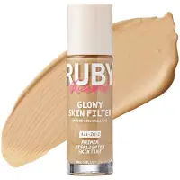 Ruby Kisses Glowy Skin Filter Foundation - All-in-1 Primer Skin Tint & Highlighter Hydraterende lysdkning med Squalane Natural Dewy Finish Lysen