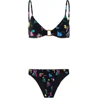 Protest Indes Bikini
