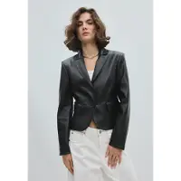 Stradivarius Kort, Figursyet Blazer I Imiteret Skind 0-001 S