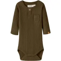 Lil´ Atelier Sparkedragt/Body oliven